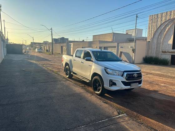 TOYOTA HILUX 2.8 SRV 4X4 CD 16V DIESEL 4P AUTOMÁTICO TOYOTA HILUX 2.8 SRV 4X4 CD 16V DIESEL 4P AUTOMÁTICO